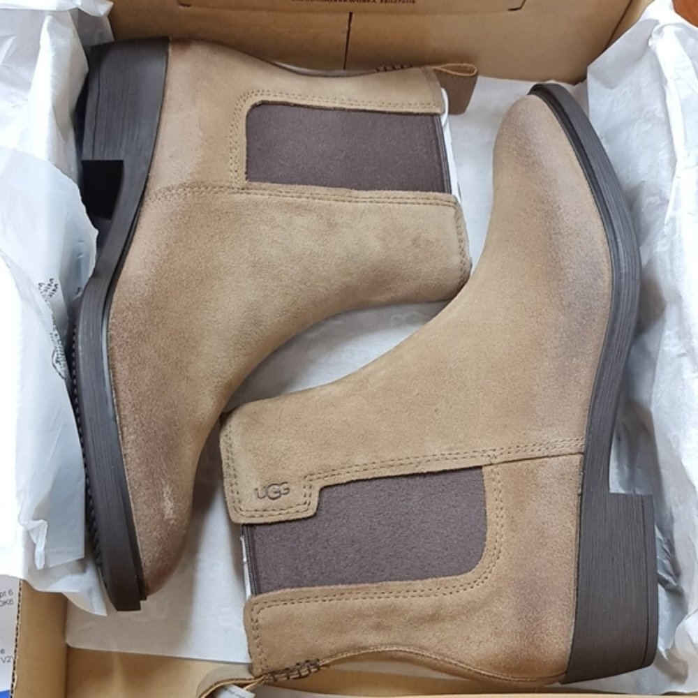 UGG Emmeth Women's Chelsea Boot - Picture 3 of 4